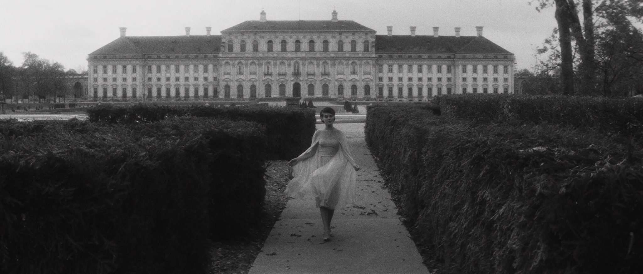 Last year at marienbad face foundation